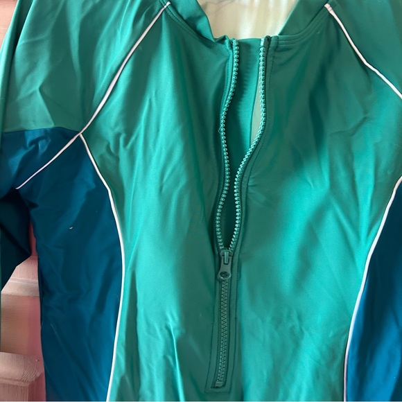 Cupshe Green and Blue Long Sleeve One Piece Swimsuit - Picture 7 of 10